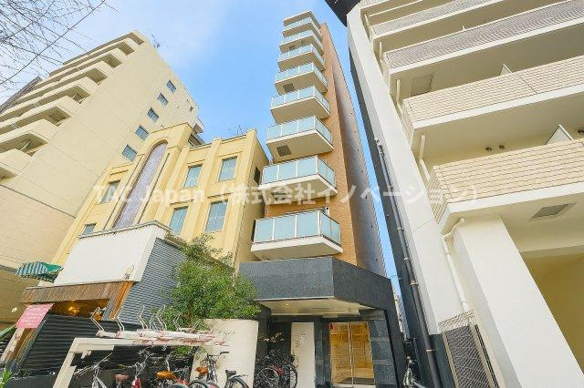 フェルクルールプレスト三ノ輪駅前の外観|洗練されたフォルムと落ち着いた色調が、街並みにやさしく溶け込む佇まい。帰るたびに、心がふっと和らぐ外観です。