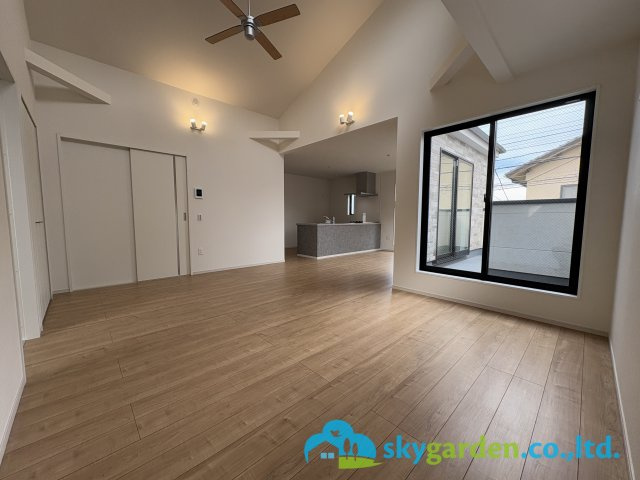 茅ヶ崎市本村２期　新築一戸建て全1棟の居間・リビング|LDKは約22帖あります