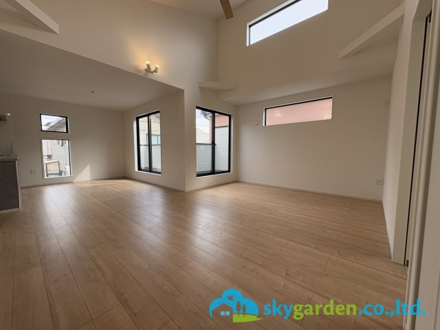 茅ヶ崎市本村２期　新築一戸建て全1棟の居間・リビング|ゆったりとした空間が魅力