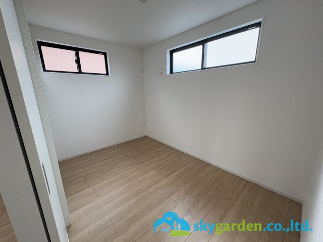 茅ヶ崎市本村２期　新築一戸建て全1棟の洋室|リビング隣のコンパクトで使いやすい洋室です