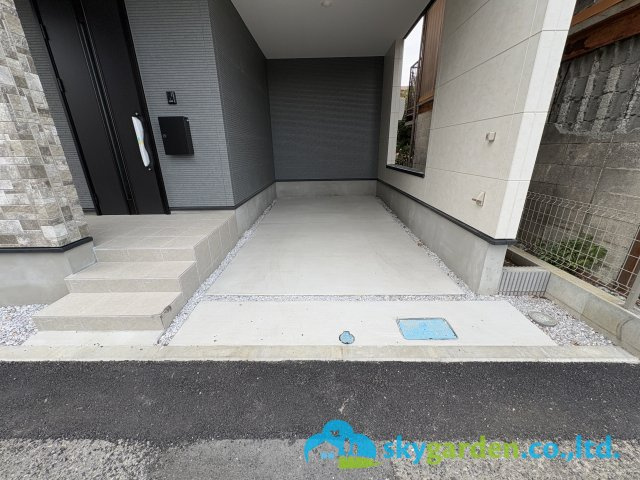 茅ヶ崎市本村２期　新築一戸建て全1棟の駐車場|駐車場の様子　もう一台分あります