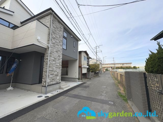 茅ヶ崎市本村２期　新築一戸建て全1棟の前面道路含む現地写真