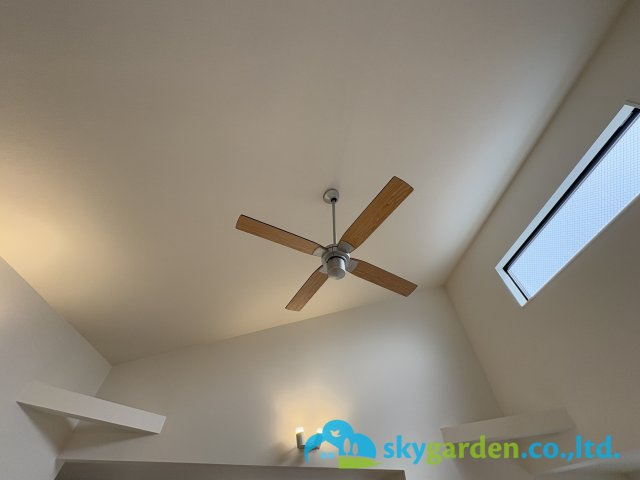 茅ヶ崎市本村２期　新築一戸建て全1棟のその他|リビング吹抜けのシーリングファン