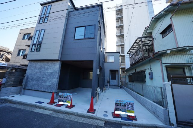 【横浜市西区浅間町3丁目176-8全2棟新築戸建て】★仲介手数料無料★（浅間台小学校・岡野中学校）