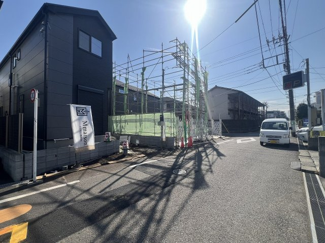 日野市多摩平2期の前面道路含む現地写真