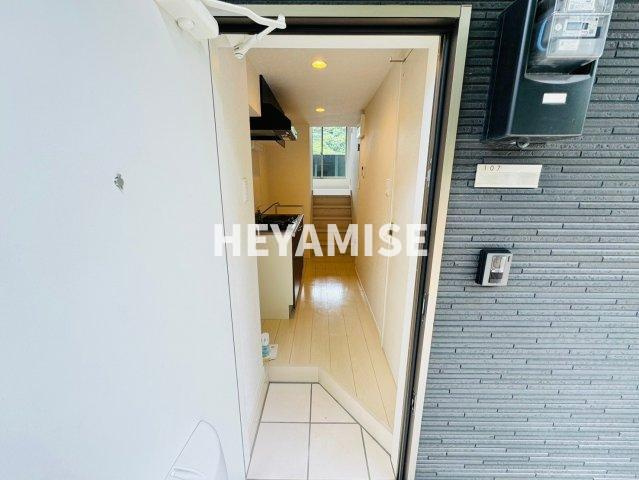 ヴィオラ田中町HillⅠの玄関