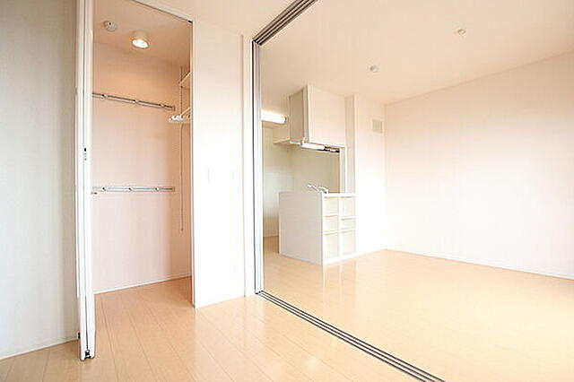 イリヴェール東ヶ丘の居間・リビング