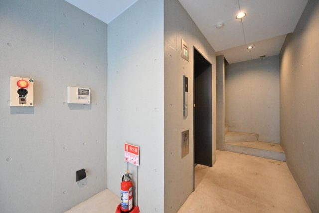 新宿早稲田レーベルのエントランス