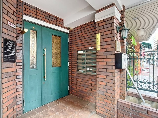 スワンレイクイン目白ストリートのエントランス