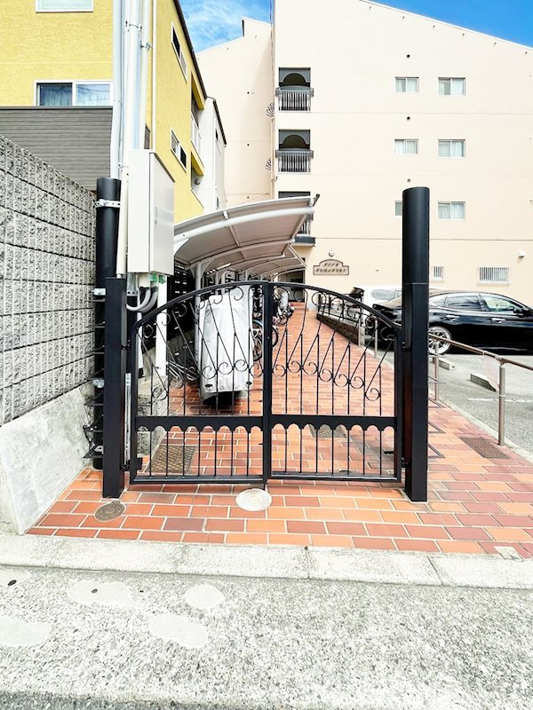 ファイン苦楽園のエントランス