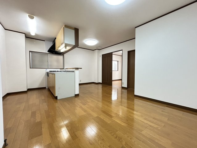ファイン苦楽園の居間・リビング