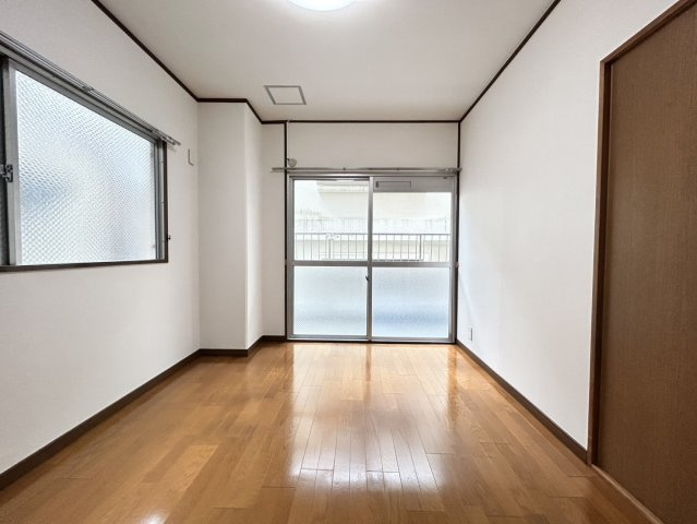 ファイン苦楽園の洋室