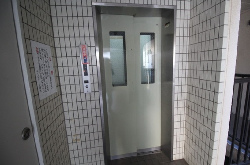 サンモール調布のエントランス