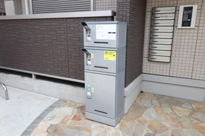 【エントランス】 | コンフォート リリィ | オートロック