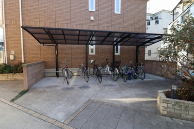 【駐車場】 | アズール B | 駐車場