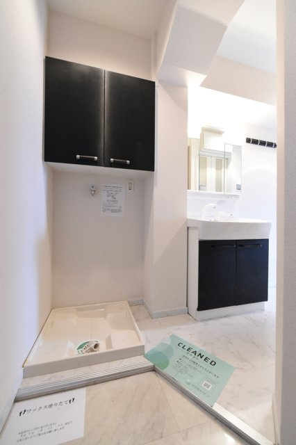 スワンレイクイン目白ストリートの玄関