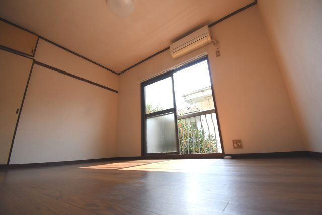 ローズハウスの居間・リビング