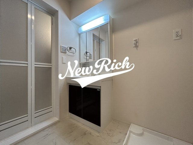 前橋市駒形町のアパートの独立洗面台