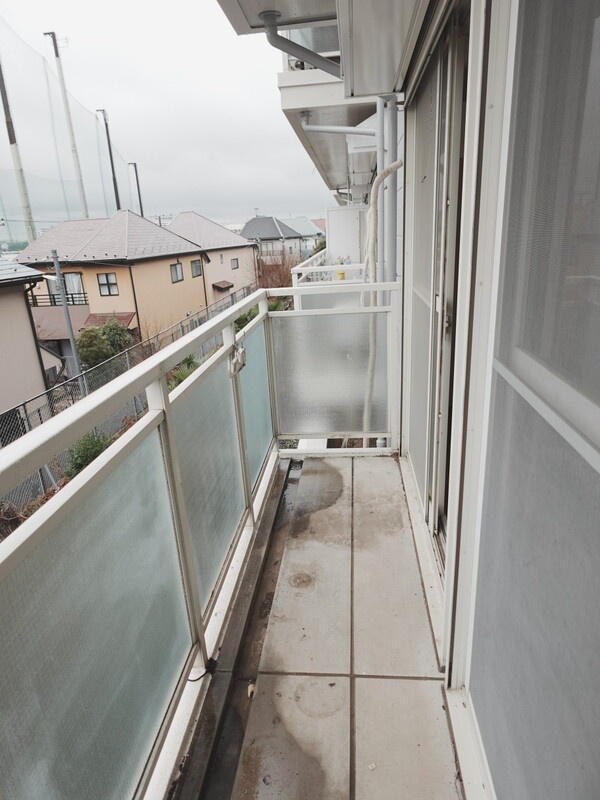 調布市飛田給２丁目のアパートのバルコニー