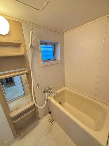 調布市飛田給２丁目のアパートの浴室