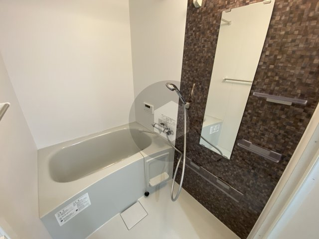 クリエオーレ大蓮東1の浴室