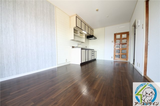 ハイツマコーレの居間・リビング