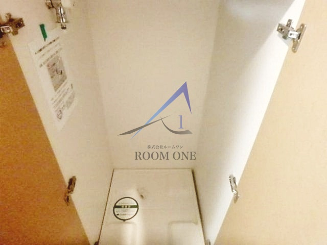 ルーブル飯田橋の設備|洗濯機置き場です。