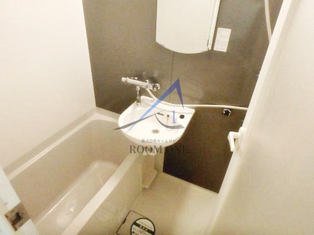 ルーブル飯田橋の浴室|お風呂です。