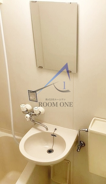 ストーク新丸子2番館の洗面所|洗面台です。