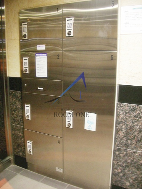 ルーブル都立大学Ⅱのその他共用部分|宅配ボックスです。