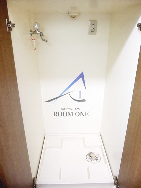 ルーブル都立大学Ⅱの設備|洗濯機置き場です。