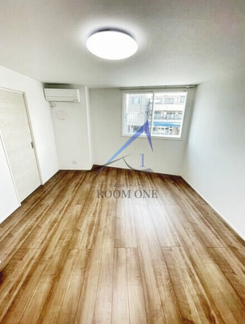 グリセリン・クイーンの居間・リビング|洋室のお部屋です。