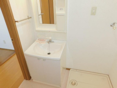 【洗面所】 | エトワールⅢ | スペースが確保できる洗面所です