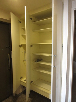 【収納】 | ナイスロイヤルタワー宇都宮中央 | 玄関脇収納　※内装前　※2026年2月撮影