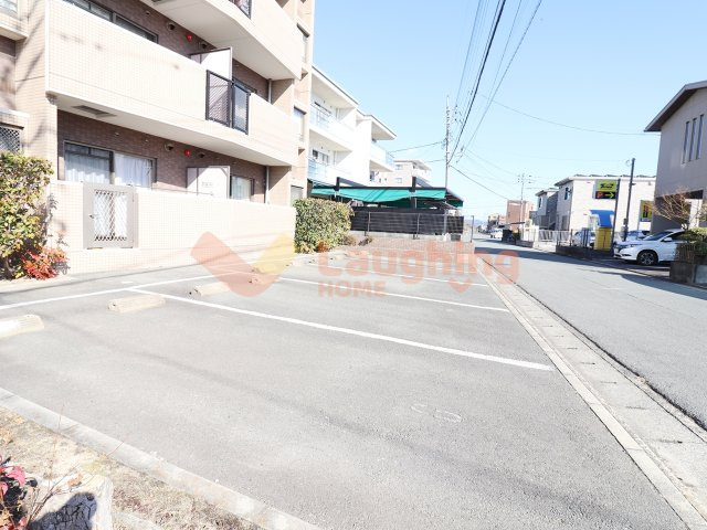 クレスト大善寺の駐車場|カースペースがあります
