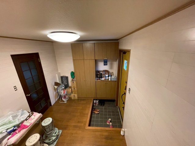 那珂市中台　中古戸建の玄関