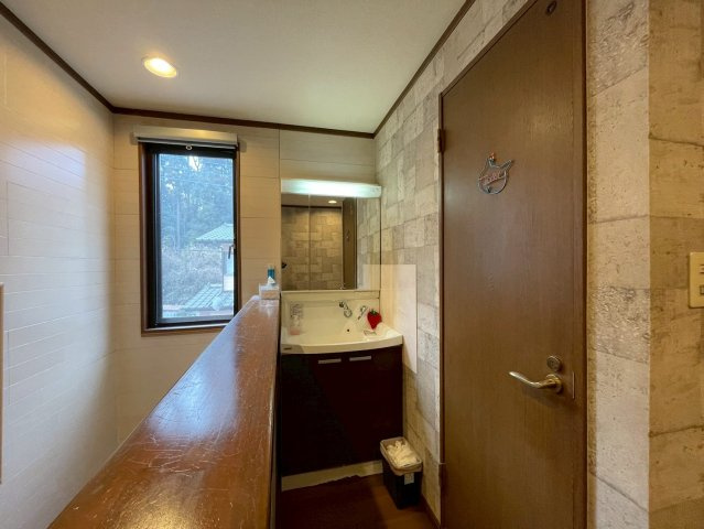 那珂市中台　中古戸建の独立洗面台