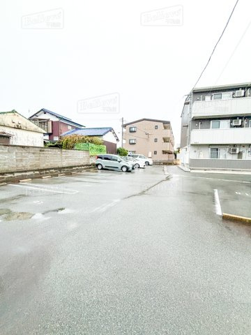 プリムローズの駐車場|駐車スペースもあります☆