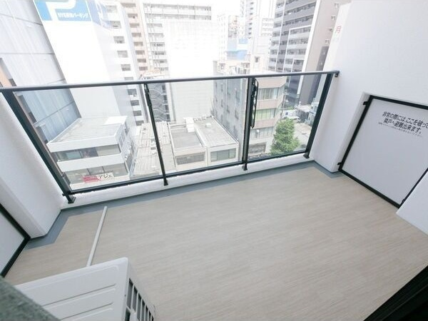 NISSYO BUILDINGのバルコニー