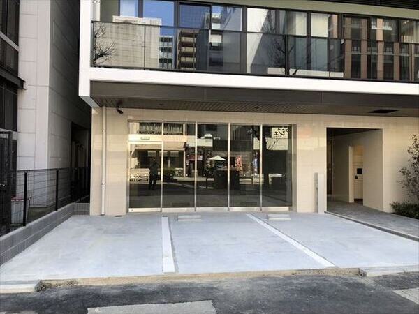 NISSYO BUILDINGの駐車場