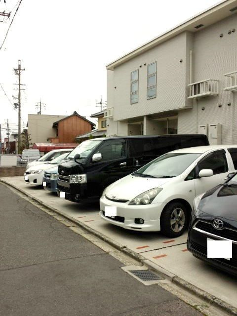 ＶＩＶＡＣＥ（ヴィバ－チェ）の駐車場