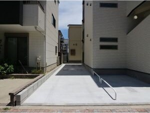 REGALEST中村公園西の駐車場