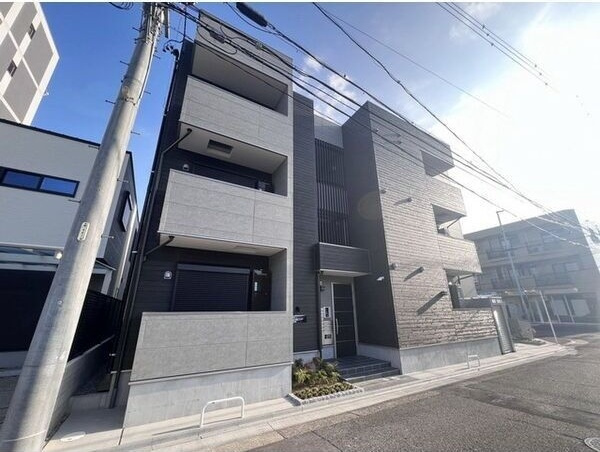 Cherim庄内通Westの外観