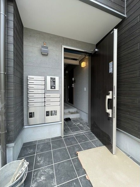 Cherim庄内通Westのエントランス
