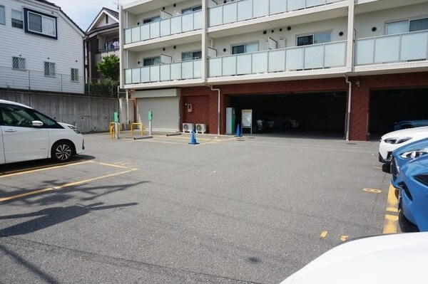 Stanza神村の駐車場