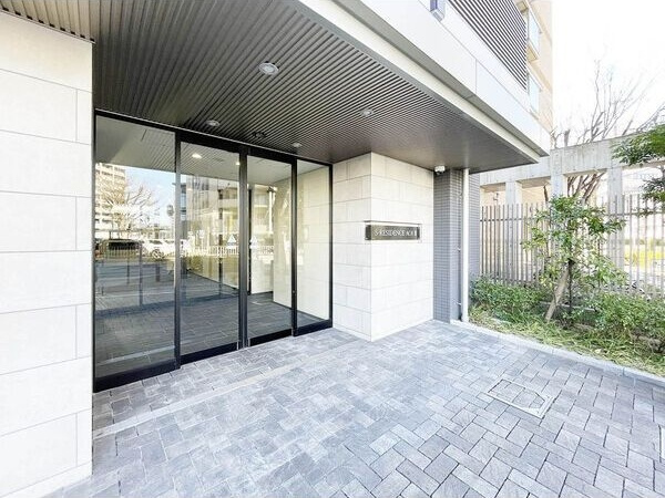 S-RESIDENCE葵Ⅱのエントランス