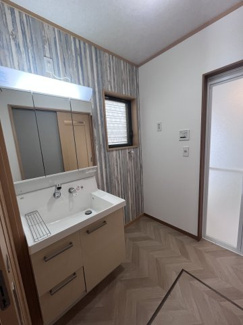 【洗面所】 | 小室町戸建 | 使いやすい洗面所です