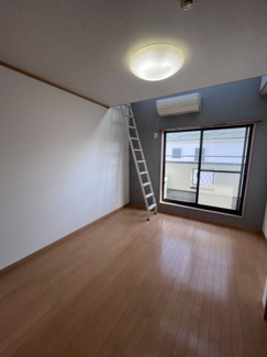 【洋室】 | 小室町戸建 | 2F