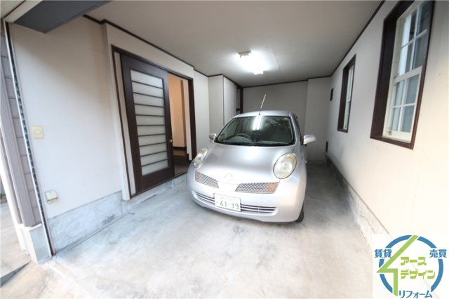 松が丘貸家の駐車場