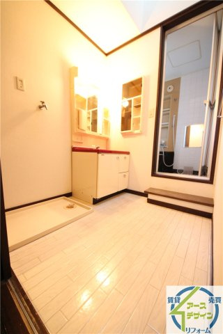 松が丘貸家の洗面所